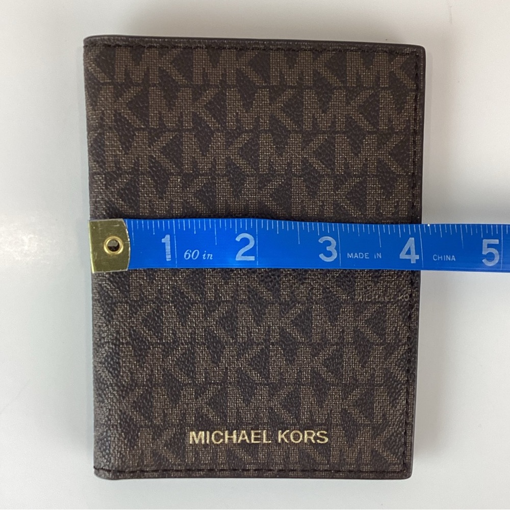 NWT Michael Kors Signature Monogram Brown Leather Jet Set Passport Wallet - Picture 8 of 9